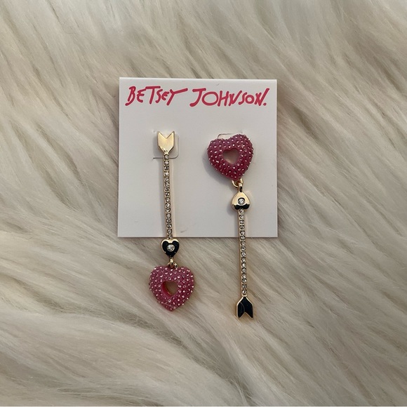 Betsey Johnson Heart Arrow Earrings - New on Card - Picture 4 of 6